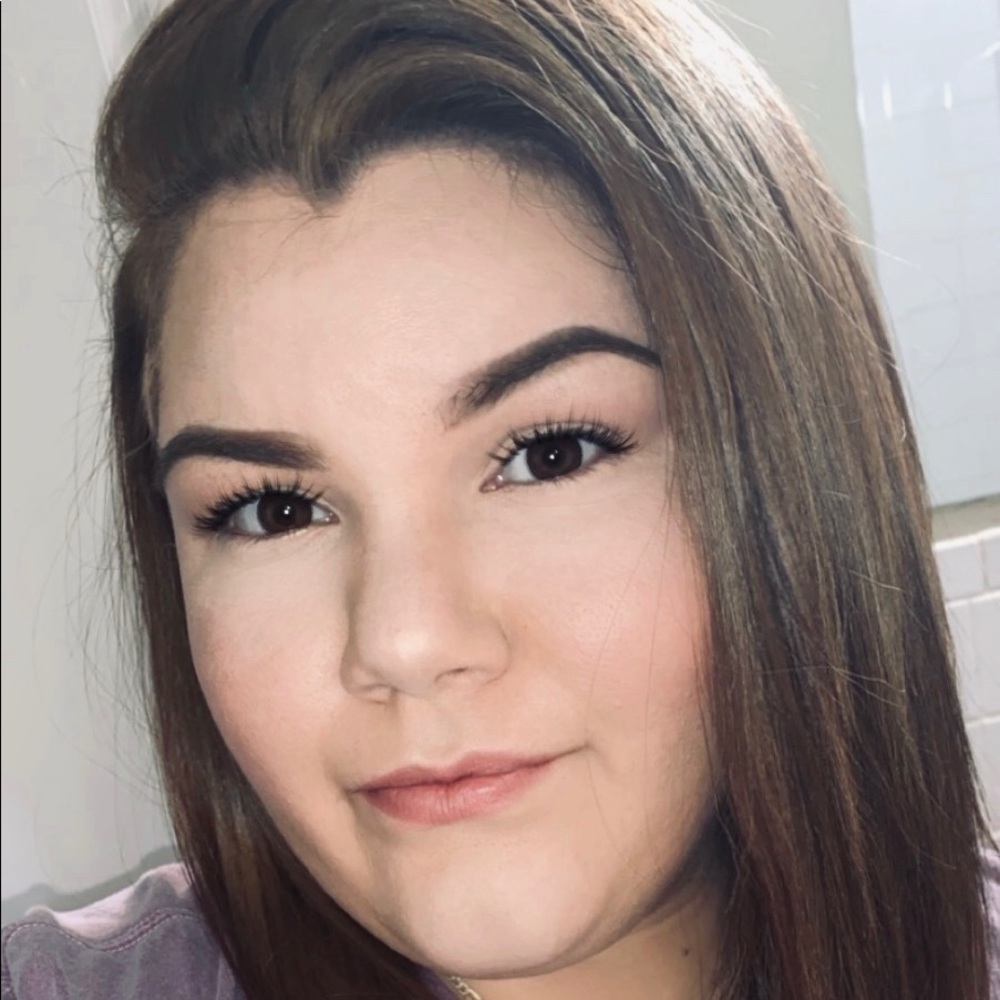 Meet your Posher, Liz
